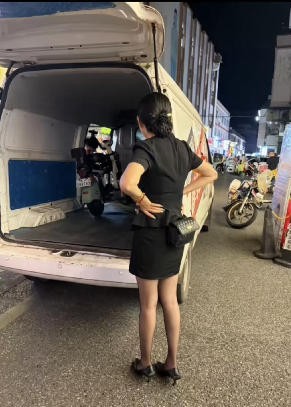 要是碰到了路上小电驴没电了，一时半会没法充电，还要花费请货拉拉拉一程，这样一天上