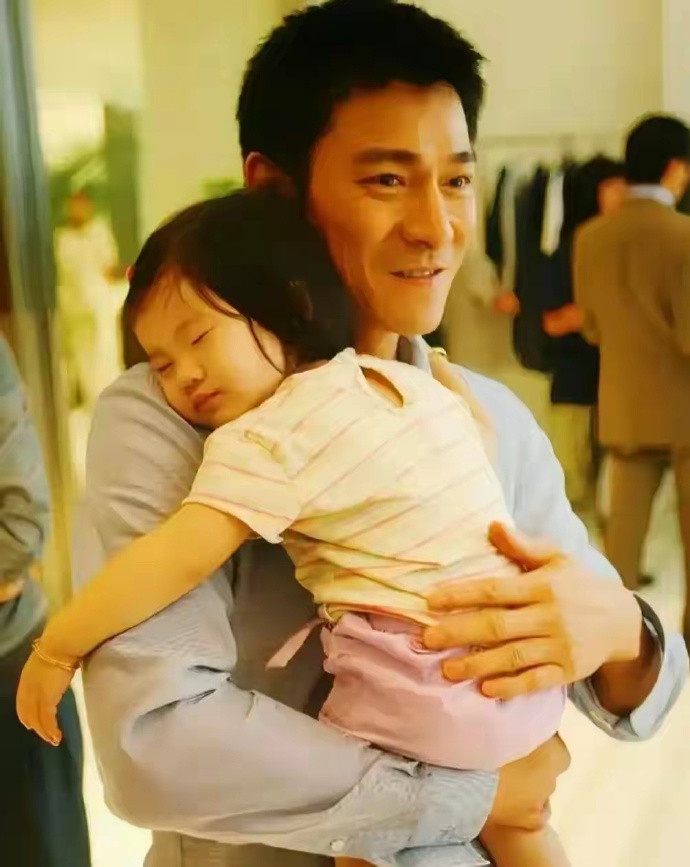 刘德华富养的女儿，现在长这样，比王诗龄还有气质！​​​