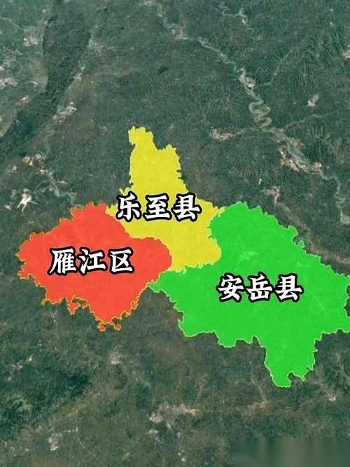 四川资阳，桌上摆着一副“地级市”的牌，手里捏着的牌，却有点尴尬。别的市，起手都