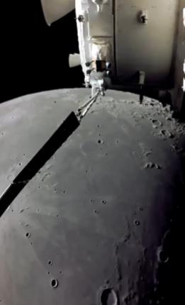 【美国重返月球美国宇航局即将发射历史性的“阿尔忒弥斯二号”任务。】今晚，四名宇