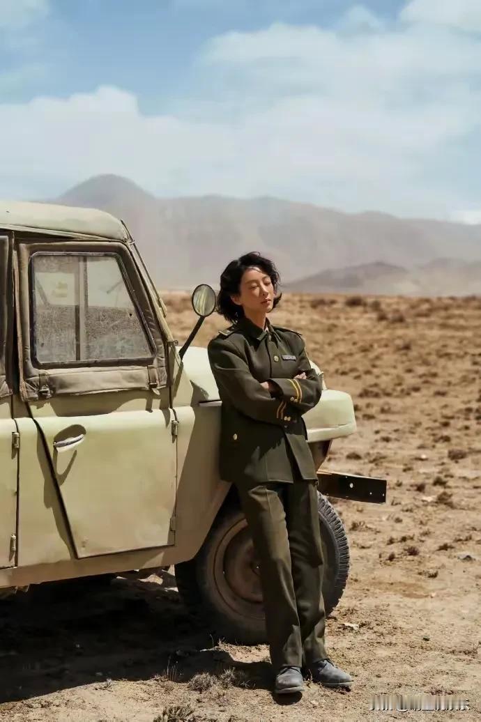 杨紫终于突破自我形象了，不再是千篇一律的古偶女神，而是庄重素雅的高原女警，