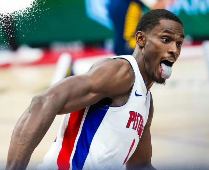 东部第一中锋，杜伦这样打下去可要拿顶薪了。活塞轻取步行者豪取十连胜；可怕的是带