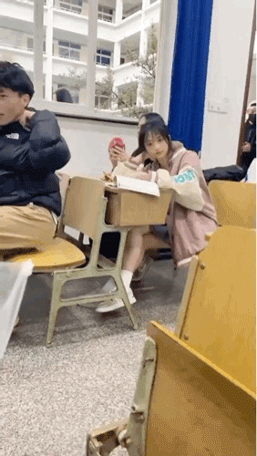 别自作多情了我只是想看火龙果是怎么没的