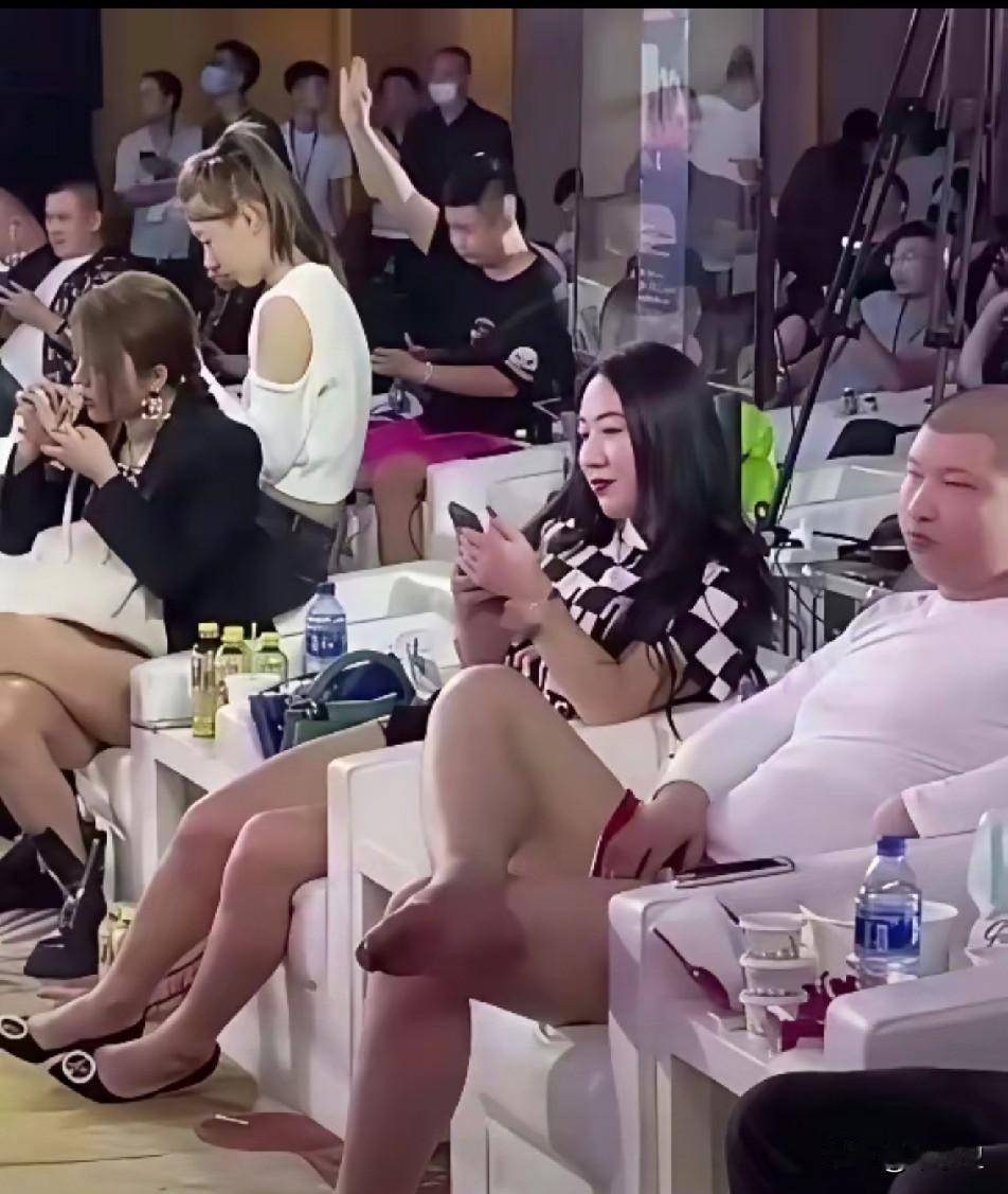 这就是某手几千万的网红二驴子