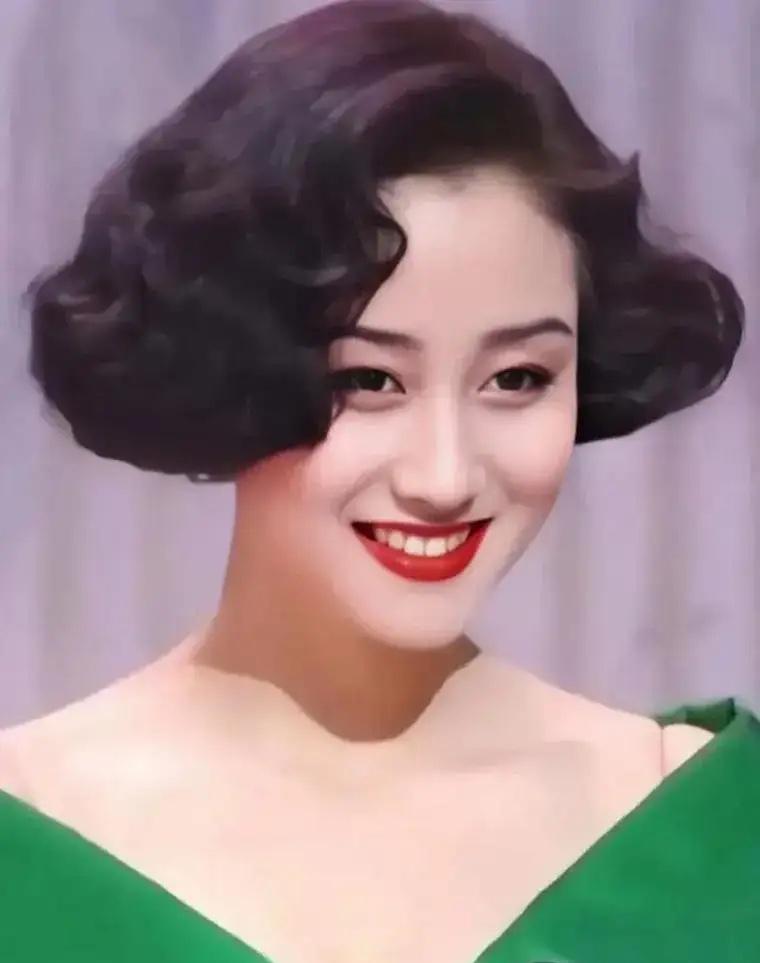 1987年《老虎出更》片场风波利智遭意外踹伤又被砸蛋糕港圈新人曾有的生存困境