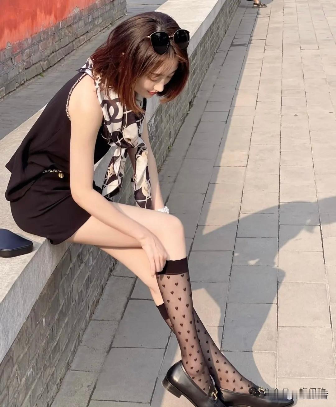 优雅气质，复古风穿搭，时尚与优雅并存。