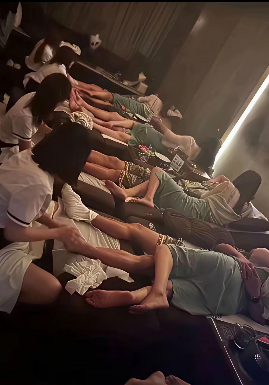 道德呢底线呢地址呢电话呢[捂脸哭][捂脸哭][捂脸哭]