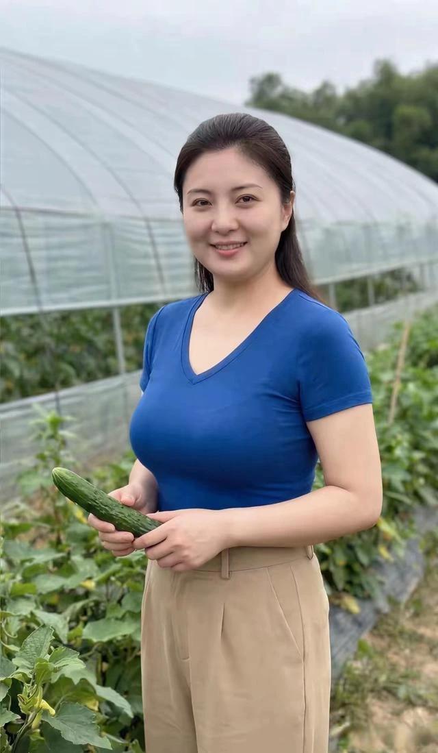 这是多少人梦寐以求的媳妇，真正旺家的女人，从来不是干瘦网红脸！现在全网追捧