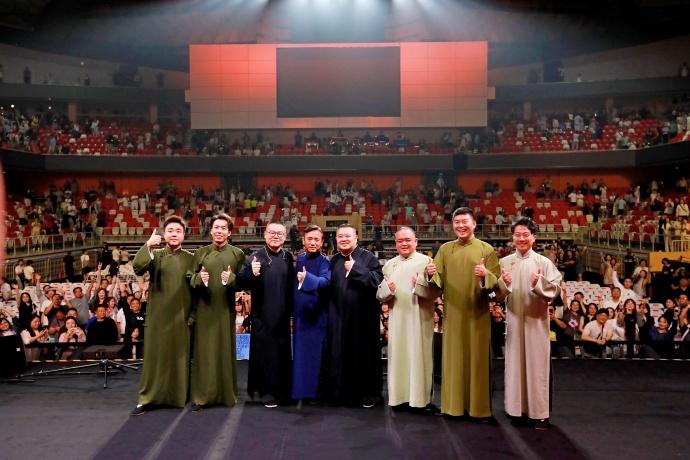 岳云鹏成都专场完美收官，助演阵容豪华，三位师叔站C位鹤字科倒成了最低咖！德云社岳