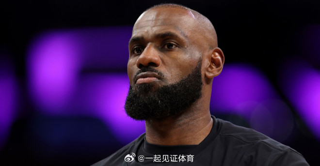 费城76人篮球运营总裁迈克-甘西在接受采访时，回顾了休赛期签下勒布朗-詹姆斯的整