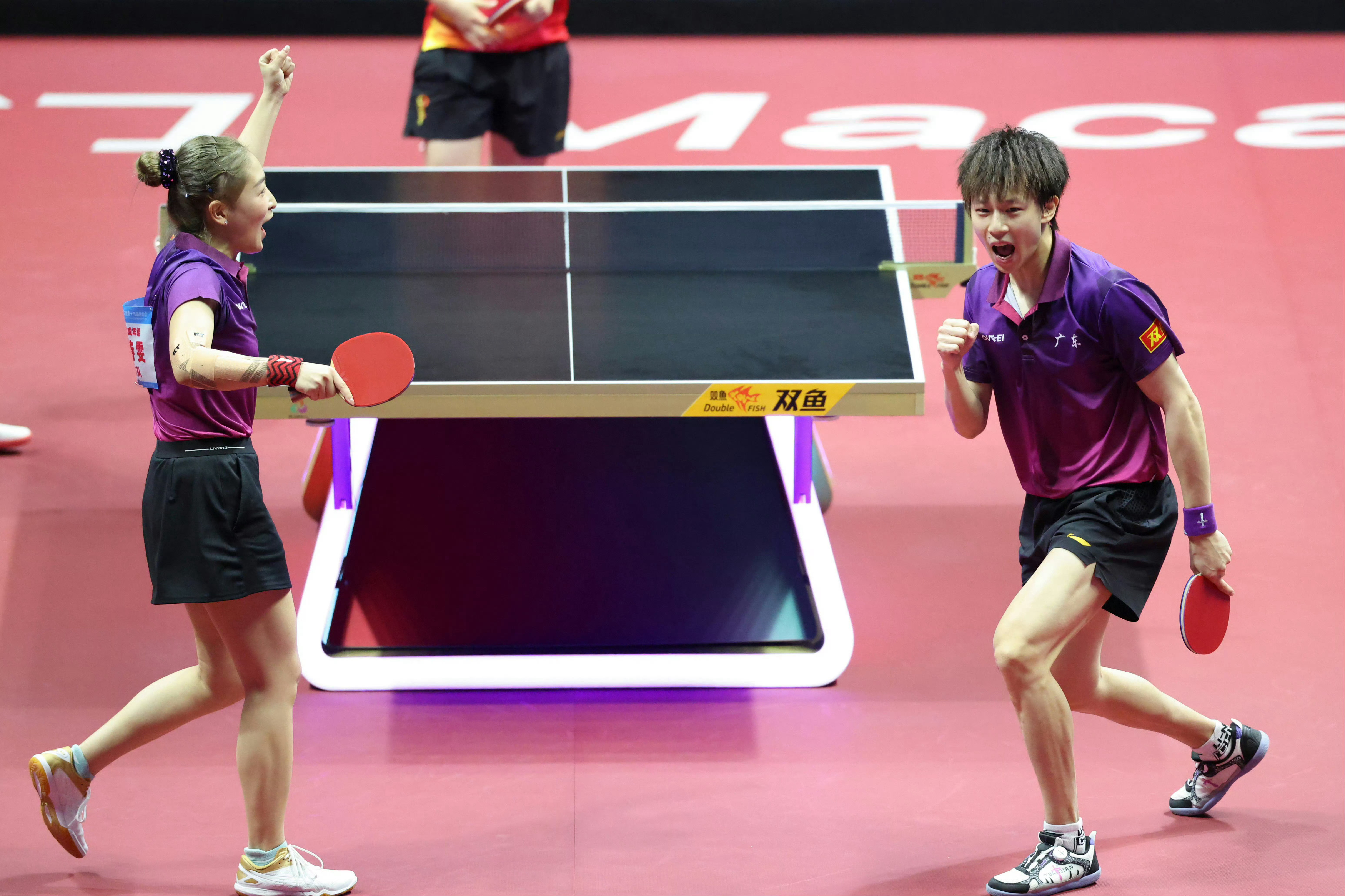 刘诗雯都淡出国家队好几年了，还能拿到全运会混双金牌，真是牛逼。查了一下，刘诗雯合