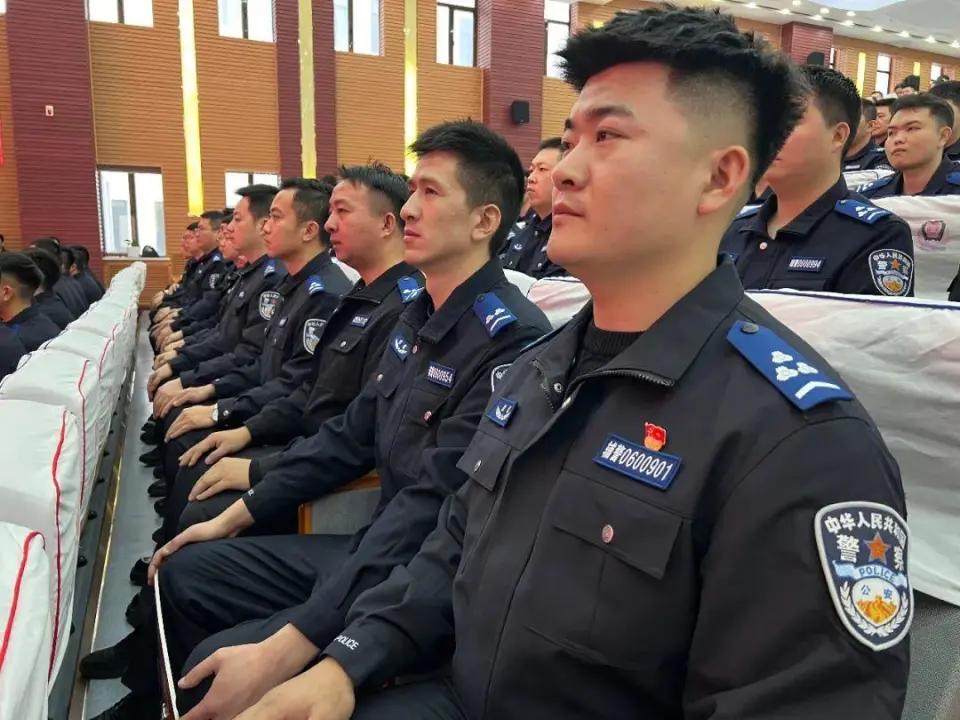 “副辅警长”需要四级辅警以上才能被任命！辅警“副辅警长”不是层级，而是管理职