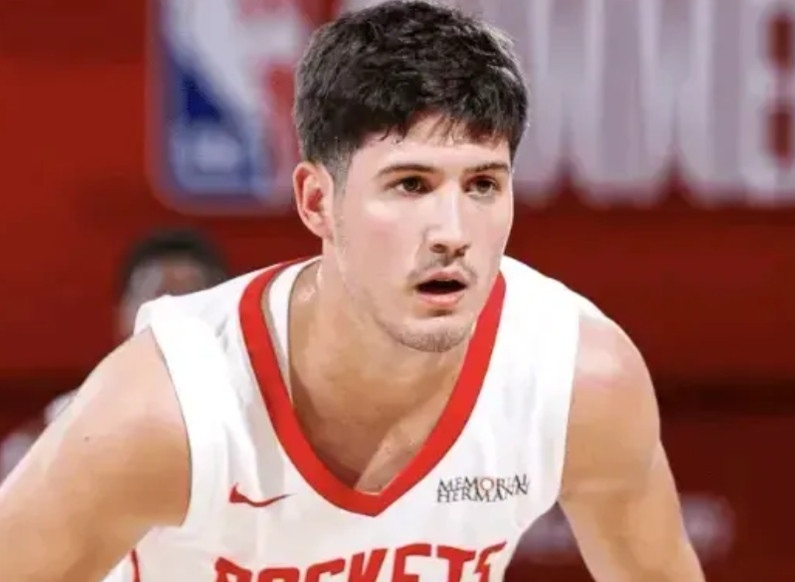 不知道火箭会不会后悔当初的决定目前休斯敦火箭队NBA夏季联赛已经进行两场比赛