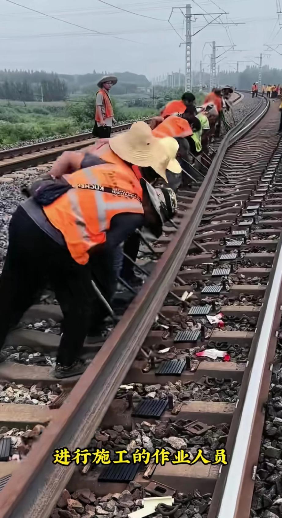 昆明铁路事故致11死2伤：十一个家庭的破碎，岂止是补偿能挽回！2025年11月2