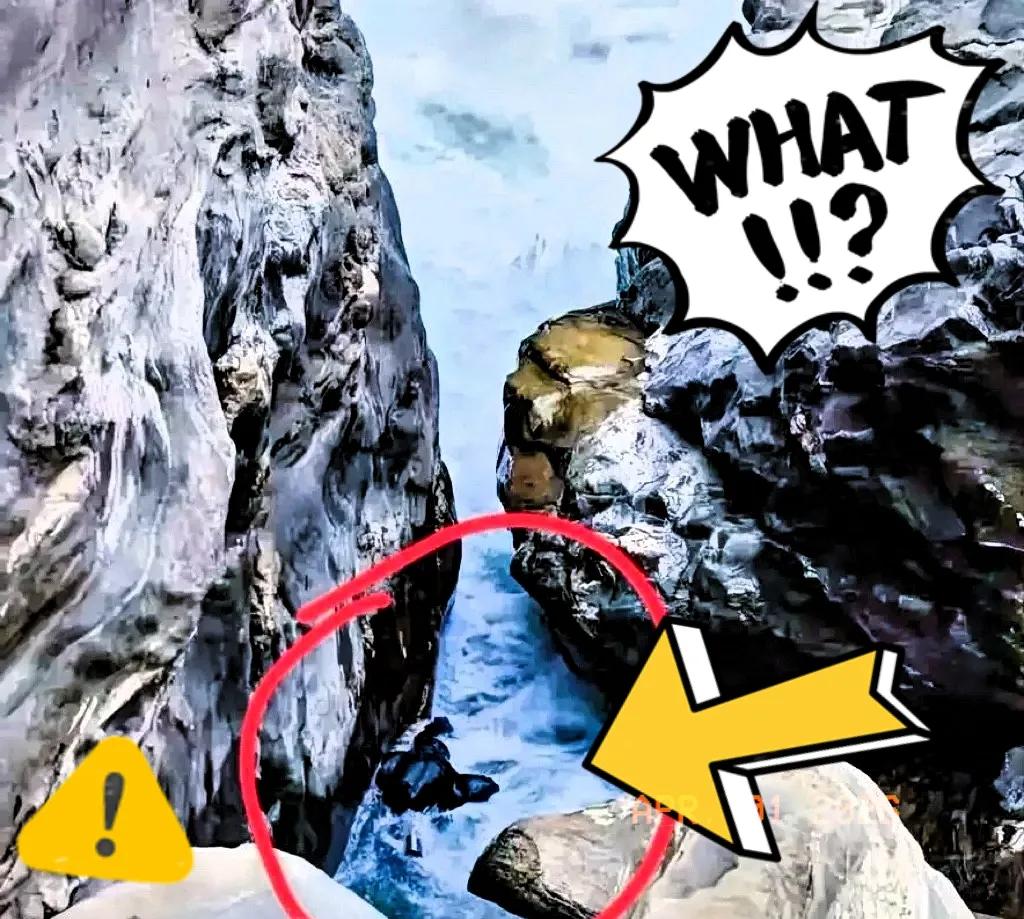 短短40厘米的缝隙，硬生生隔出了生死两重天。人就在水下，明明看得清清楚楚，却