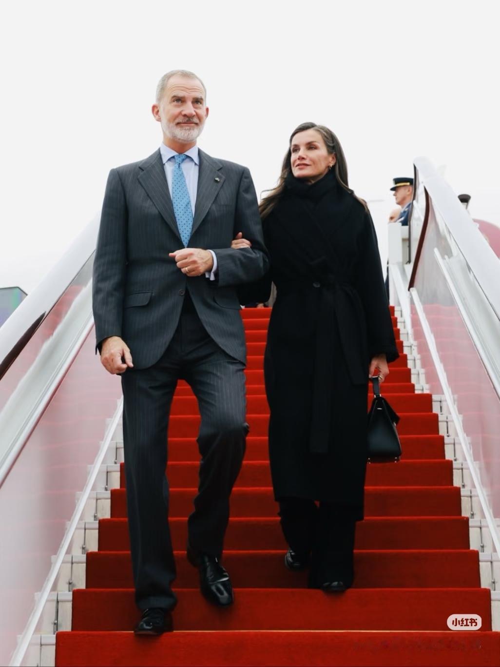 完全没想到，西班牙国王费利佩六世国王和王后莱蒂齐亚访华第一站是成都。11月10日