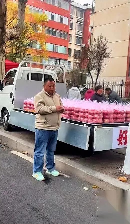 淄博苹果哥火了！你猜他的苹果有多绝？我问山东淄博的同学，他直接激动到喊：