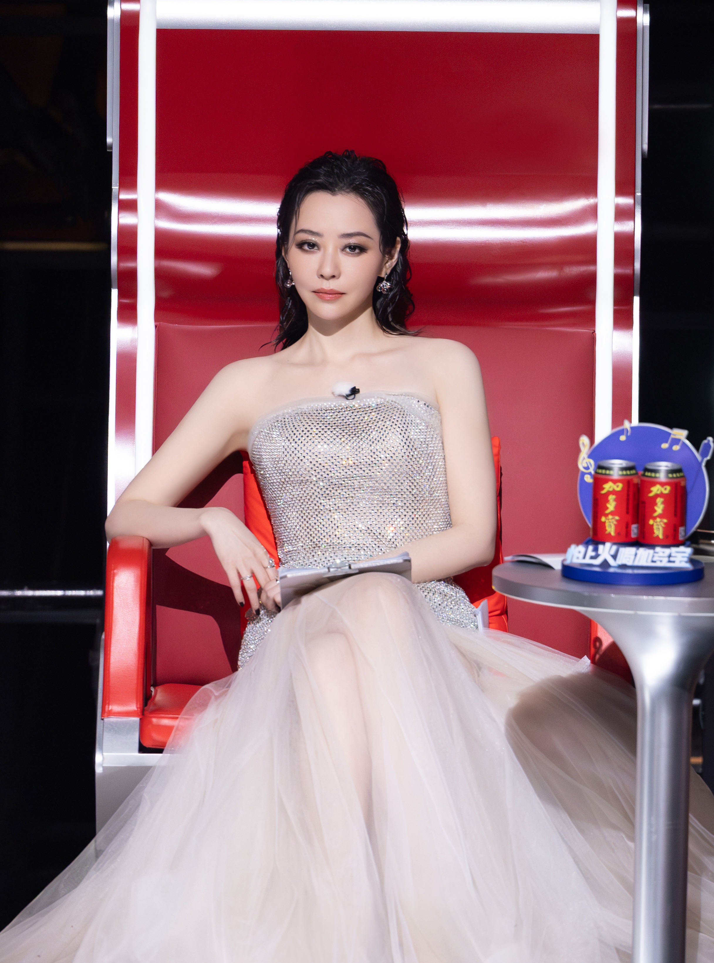 张靓颖，这种鞋子真是让人一言难尽
