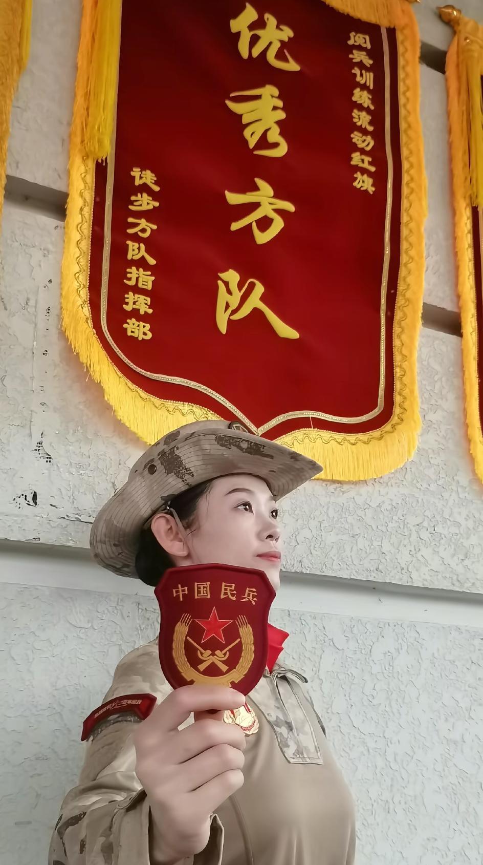 我发现女民兵方队的姑娘个个都是“三高”：颜值高，情商高，个子高。九月三号的大阅