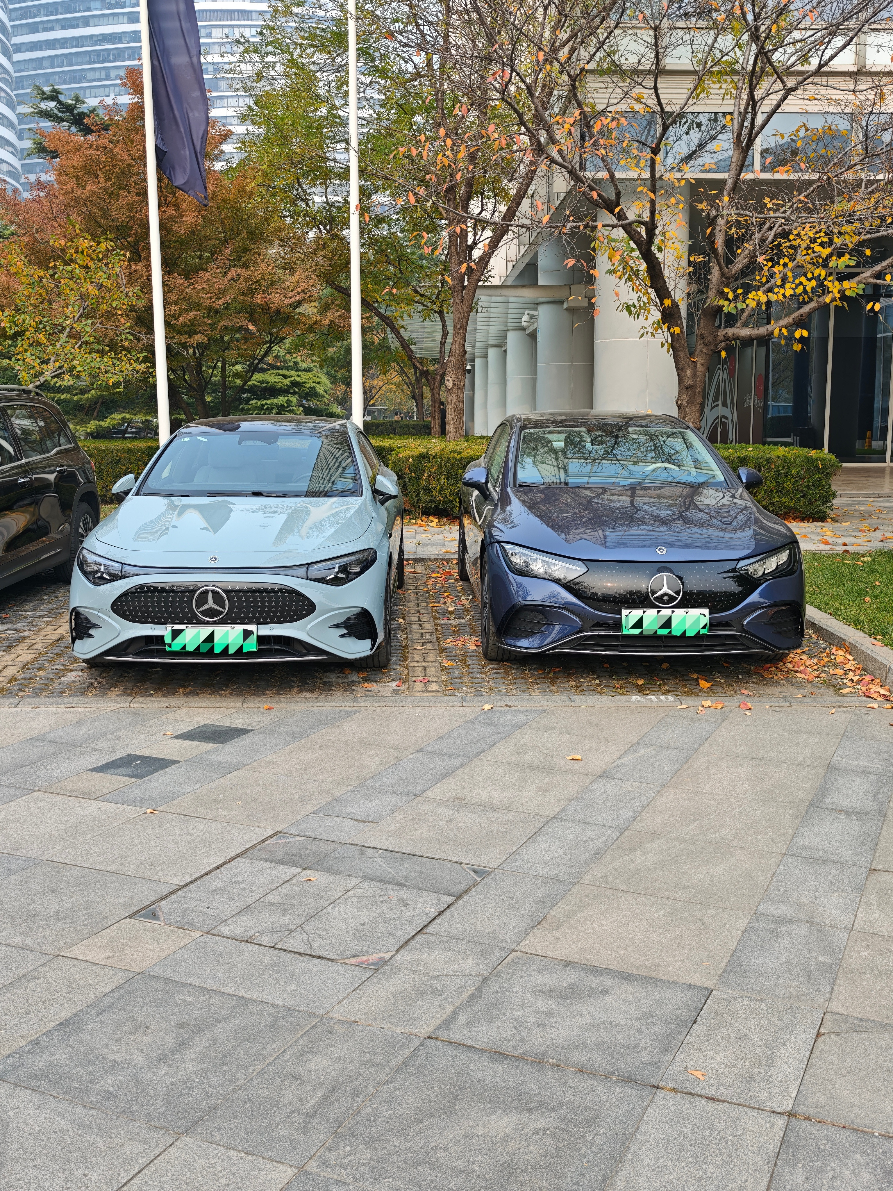 试了试今晚即将上市的全新奔驰纯电CLA，很有它自己的性格特点[吃瓜]最大的优点是