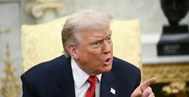 特朗普骂尼克松打开了中国的大门，骂卡特与中国建交，骂克林顿让中国加入世贸组织，骂