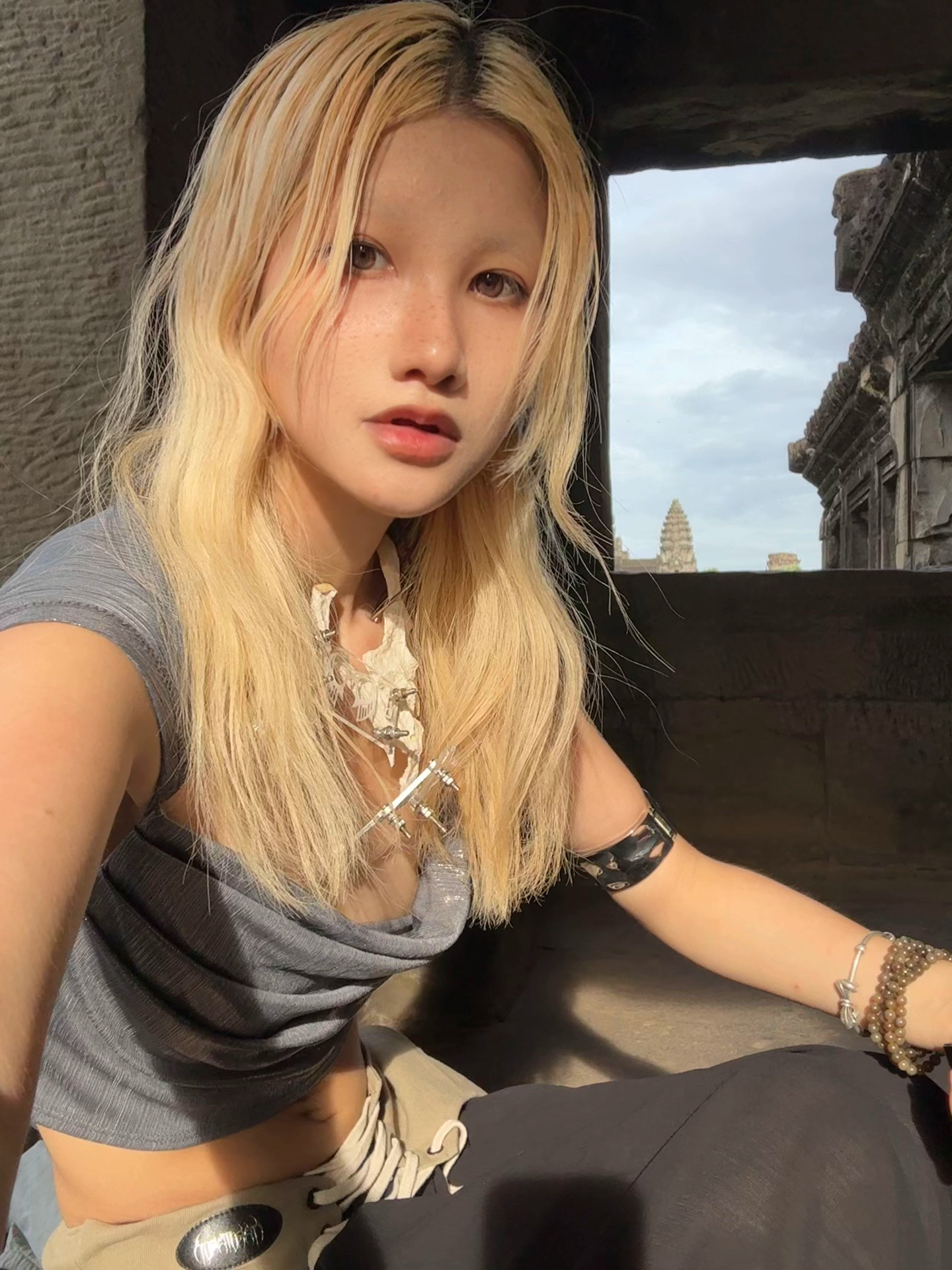 昨天这一身完全公主的战斗女仆吧请帮我选一个主图！完全选不出来再次鸣谢x小姐的打投