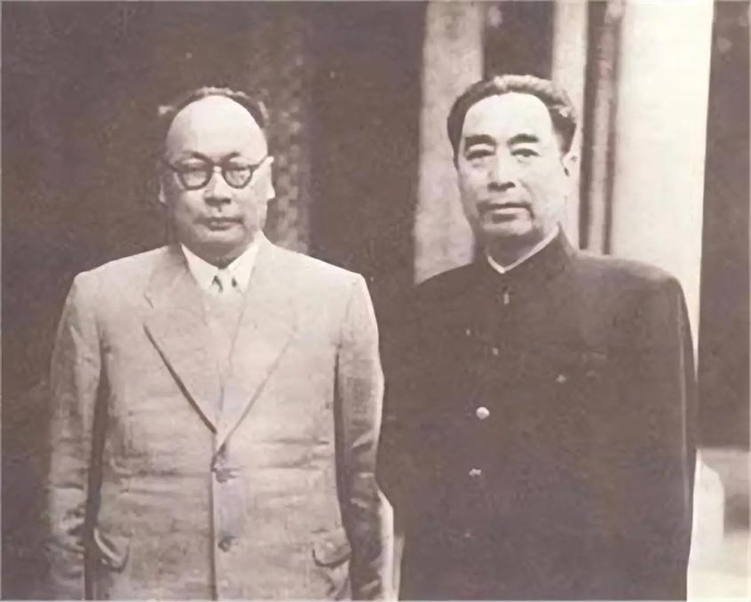 1959年，周总理和陈毅途经成都，在闲谈中得知了陈毅父母的状况，此时周总理听到后