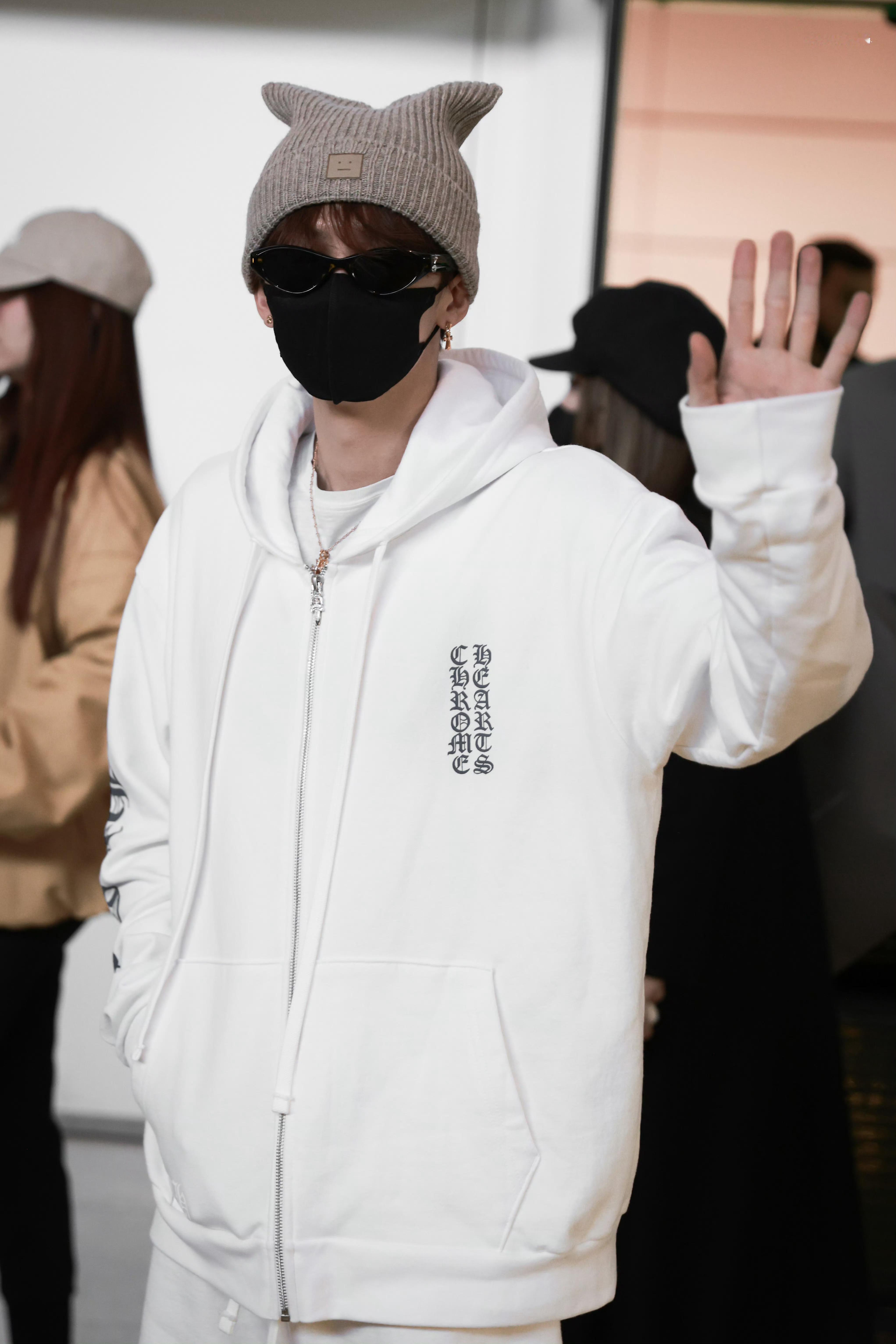 檀健次✖️巴黎到达📷巴黎时装周​​​