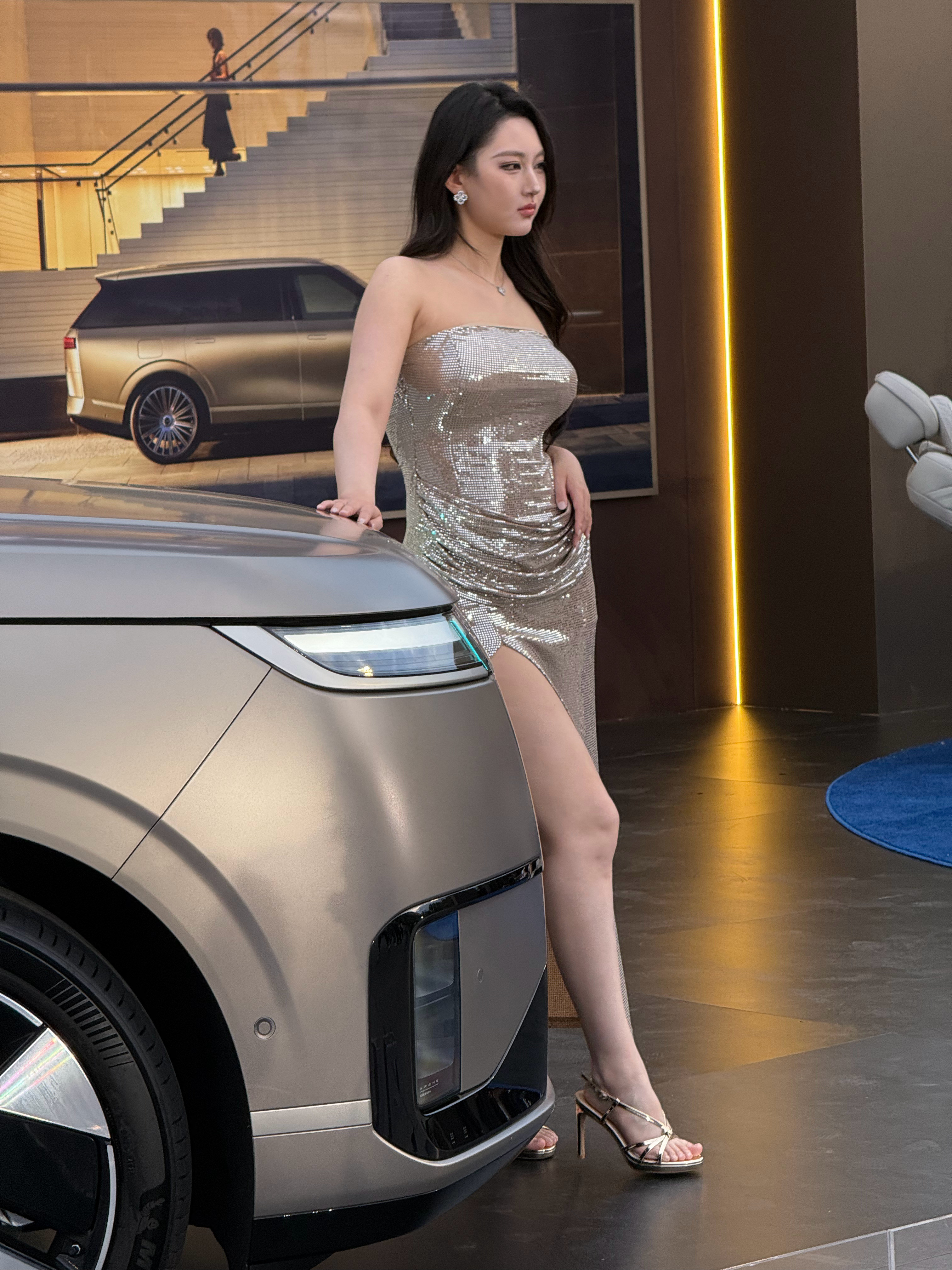 就喜欢来小鹏发布会，不仅有美女还有明星！  大家猜猜这次小鹏GX...