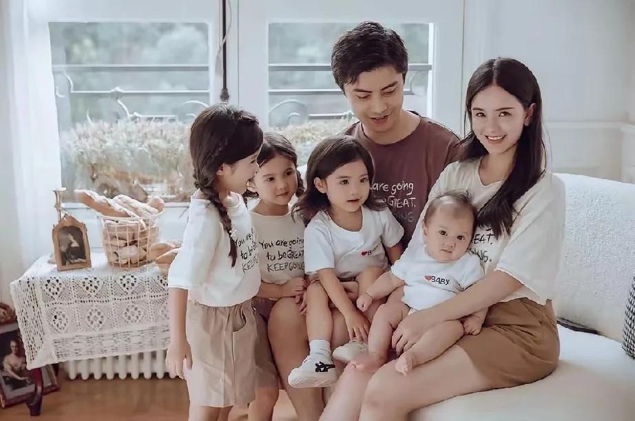 基因强大到离谱！这家人连生四娃，颜值、气质个个稳稳在线，完全没“翻车”！四个萌娃