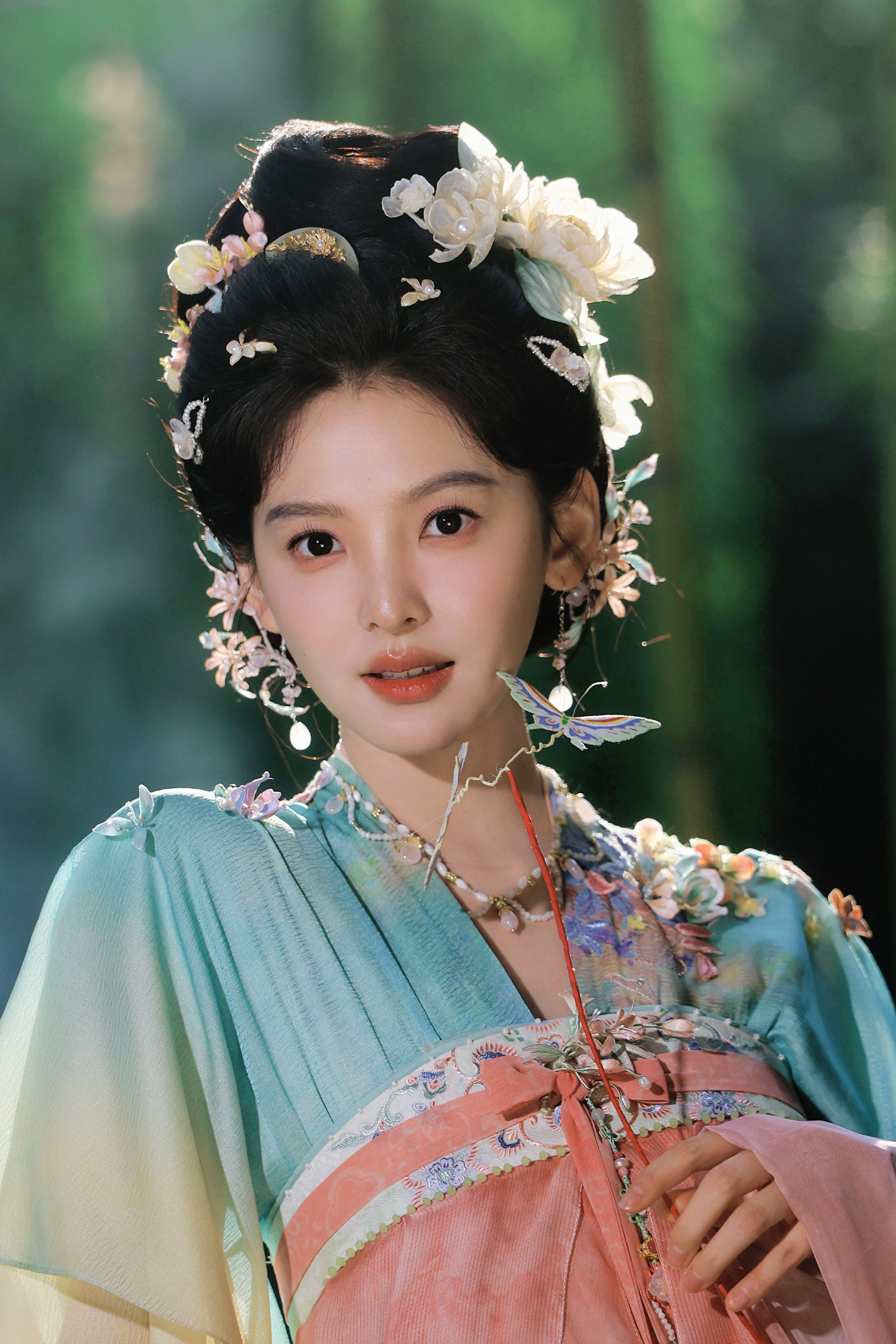 古装美人章若楠章若楠出道八周年（图片来源网络）