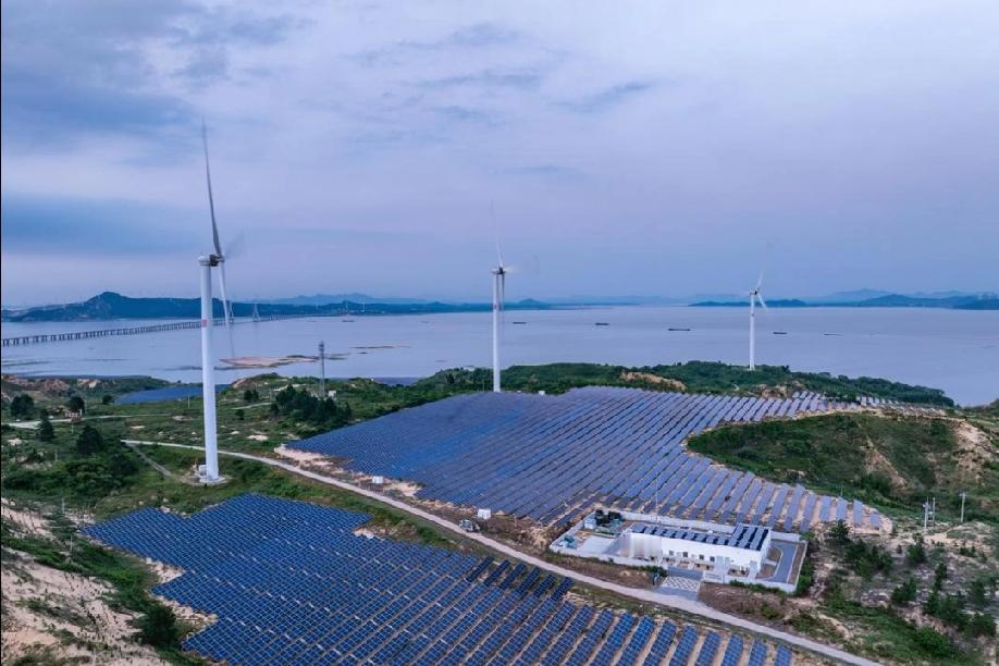 颠覆认知！中国2026光伏装机首超煤电，63%非化石能源改写能源格局2月3日