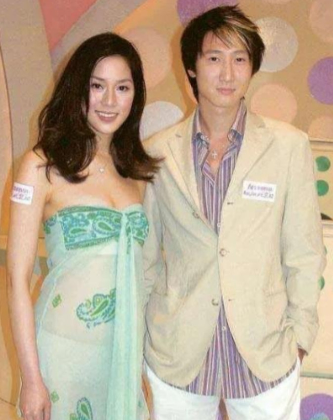 2000年，徐子淇和洪金宝的儿子洪天明相恋，想要嫁给他，但妈妈却说：“我从小培养