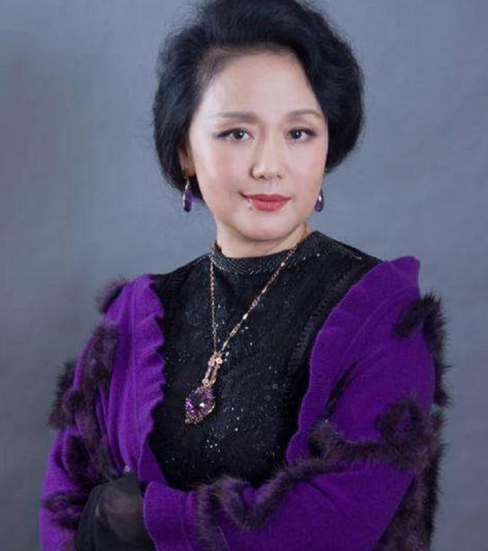 1979年，演潘金莲的廖学秋在拍戏时，突然想给丈夫个惊喜，结果回家一看，自己床