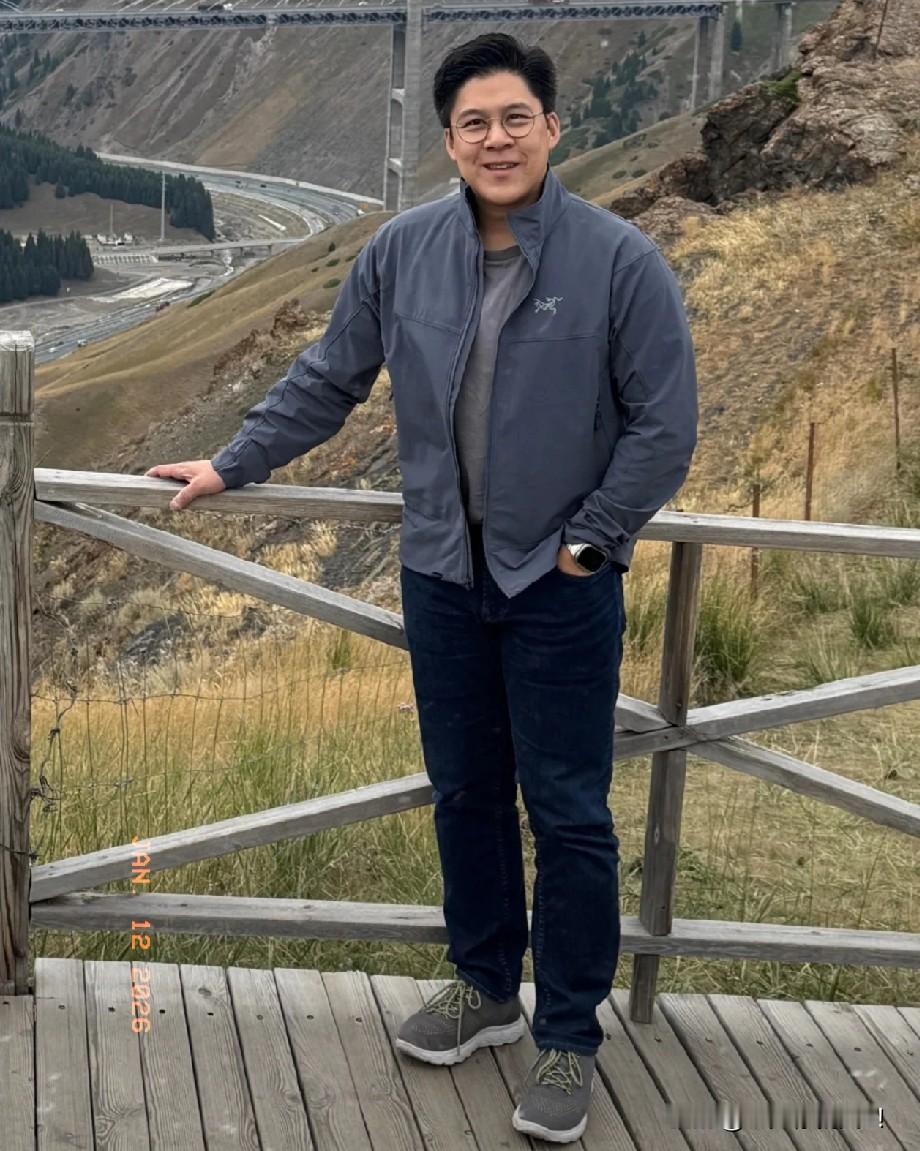 霍启刚首次公开个人财产，港澳法英共拥有35处物业，其中港有22处（8处住宅、