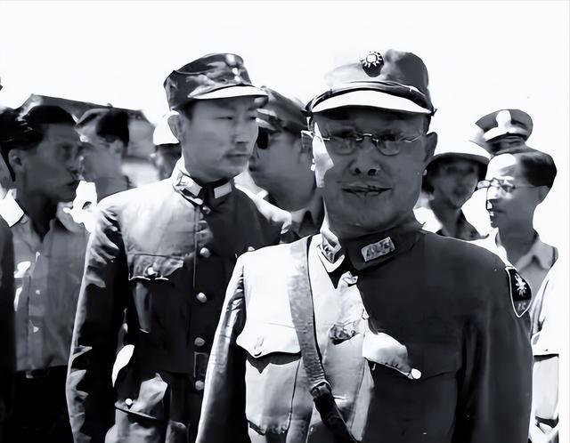 何应钦和李宗仁谁的级别高？他们都是国军陆军一级上将，但在不同维度下地位和级别高低