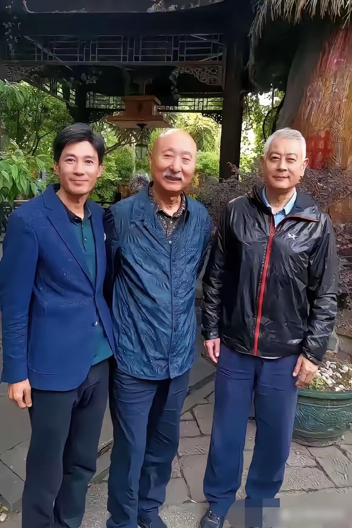 明星老了，和农村老头没什么区别​​​