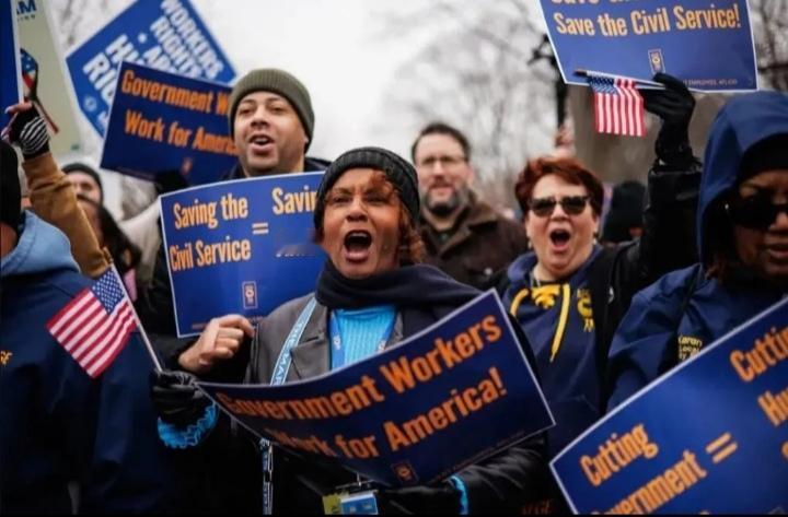 美国不愧是漂亮国美国就是美国，不愧是蓝星头号选手，政府“停摆