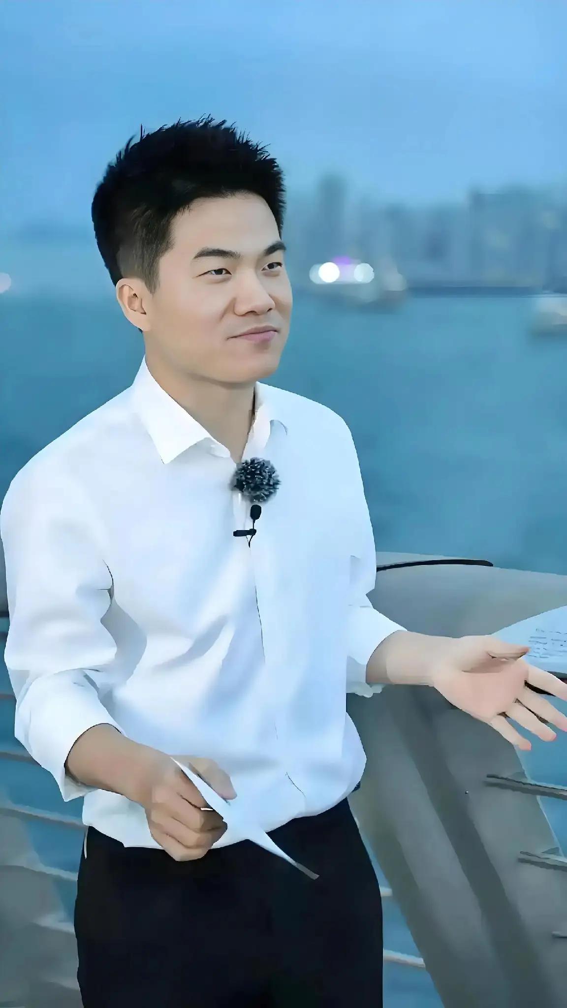 在喧嚣的尘世中，有一段温暖的民间故事，或许能唤醒我们对健康的深刻认识。李大爷年轻