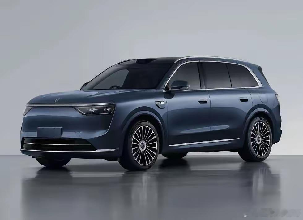 装着500线激光雷达的问界M9Max一亮相就炸了场科技日报刚扒的参数超直观：探