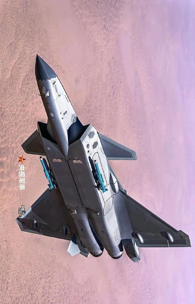 说一个对美国很残忍的事！以目前的技术水平，9架F22或许可以击落一架不带无人僚机