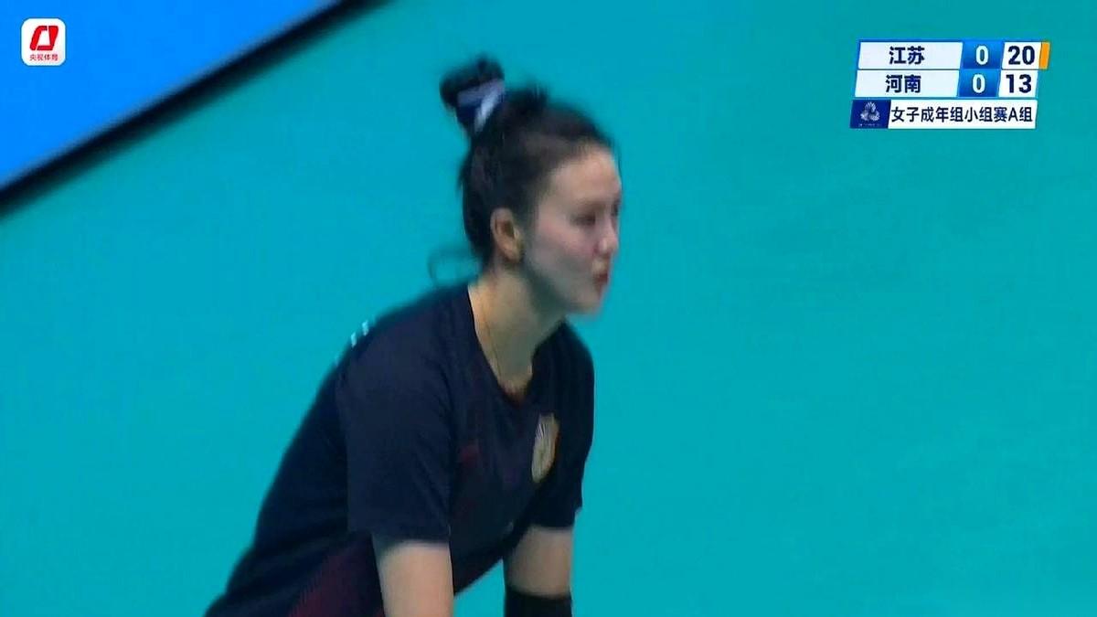 说是小组排名赛，鬼才信。你看看朱婷，再看看张常宁，那眼神，隔着网都能擦出火花来