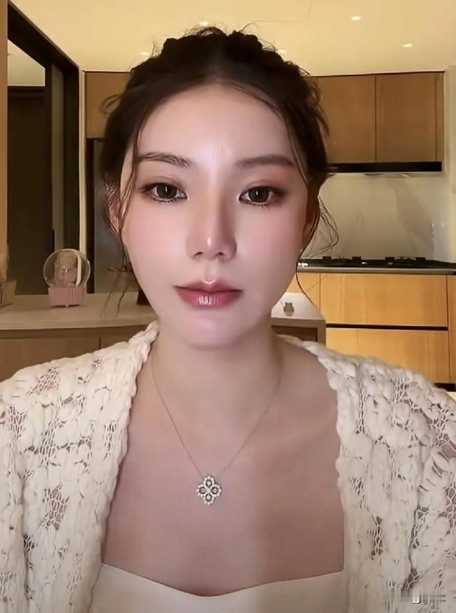 马筱梅说还要飞一两次湾湾，有人问她累不累？她说身体上的累还好，只是心有余而力不足