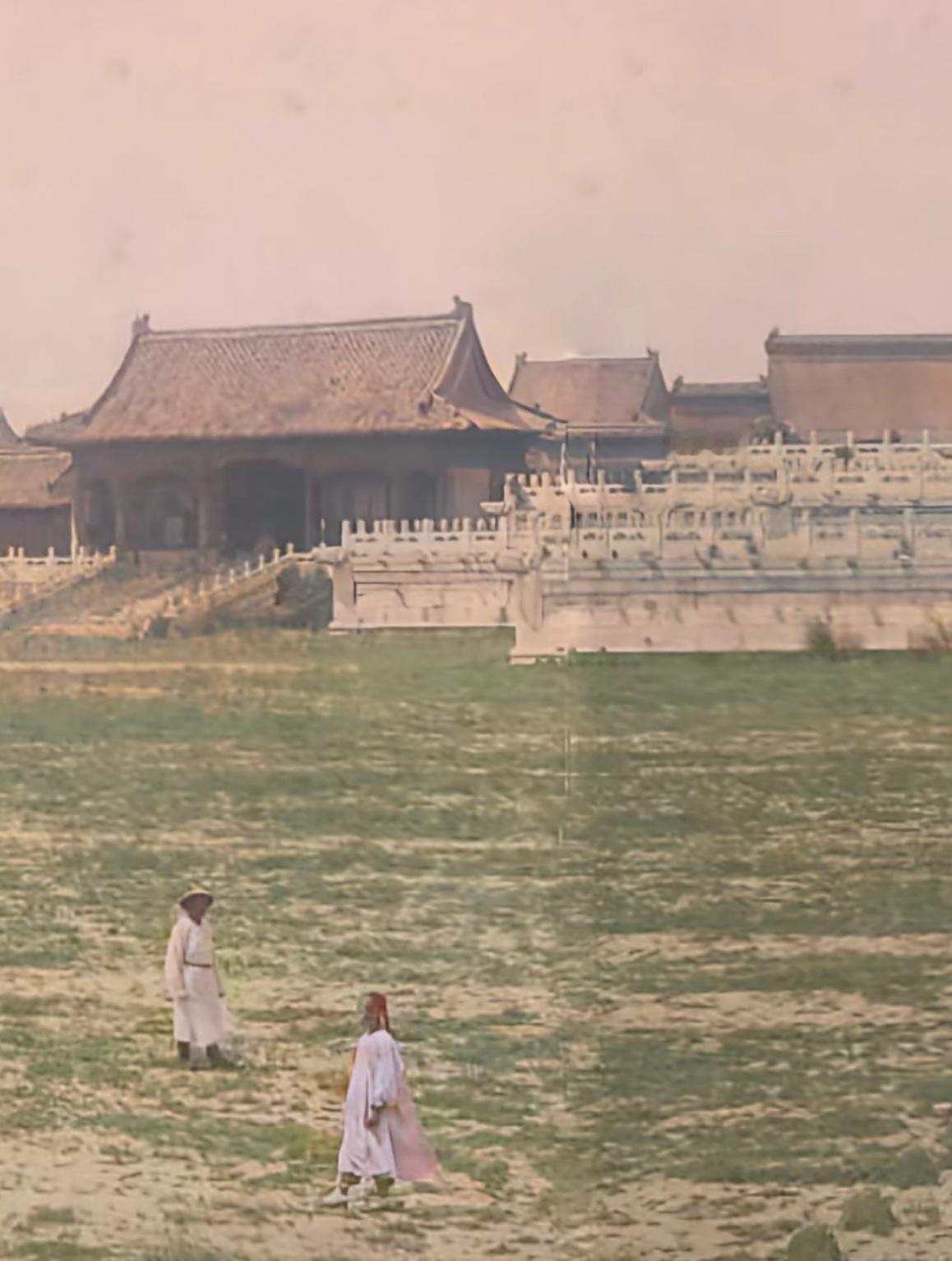 老照片：1901年（清朝光绪二十七年）的紫禁城太和殿，因为庚子事变，当时慈禧太后