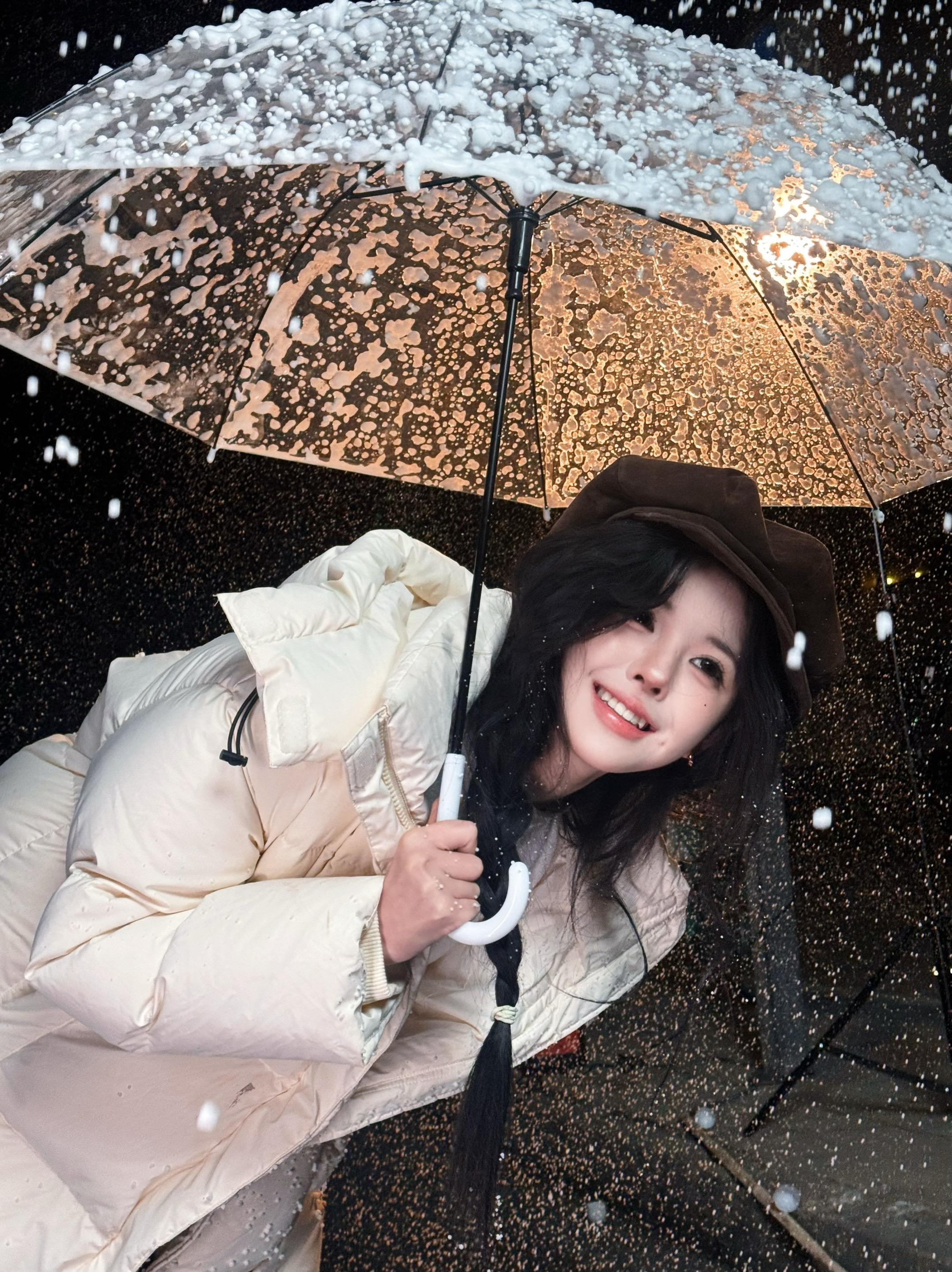 好希望人类也冬眠 全世界都下雪