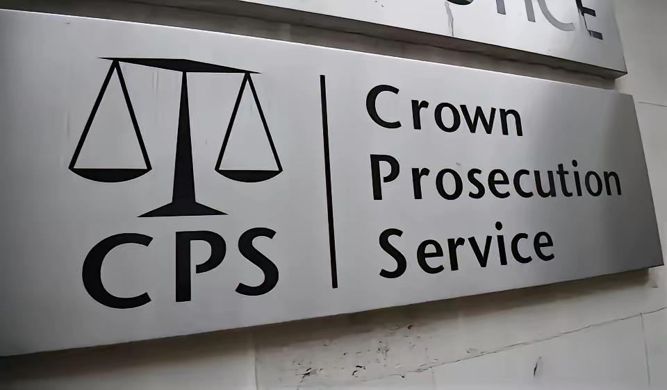 炸锅了！英国官方直接出手，冻结了一名中国公民名下总价值超8100万英镑的房产，