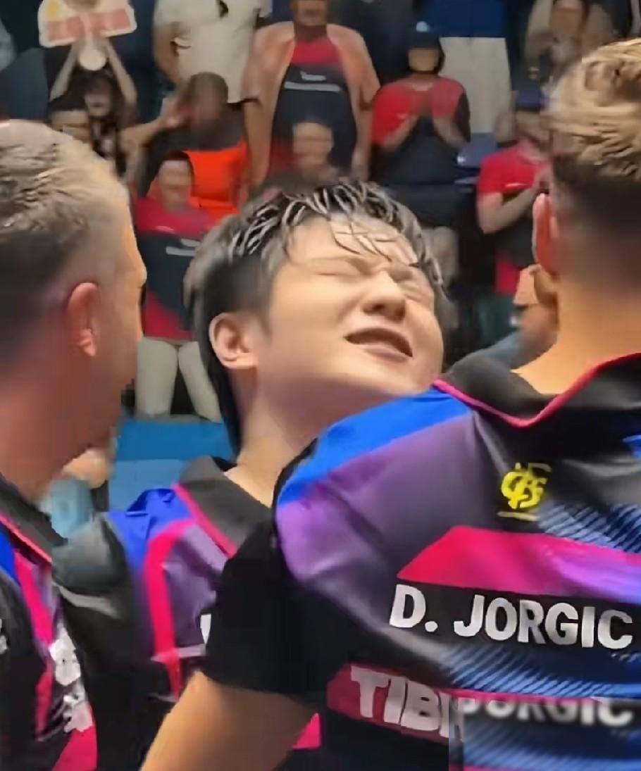 樊振东击败贾哈的时候，法兰克福总领事黄昳扬比东哥还兴奋！这句球迷式调侃，听着夸张