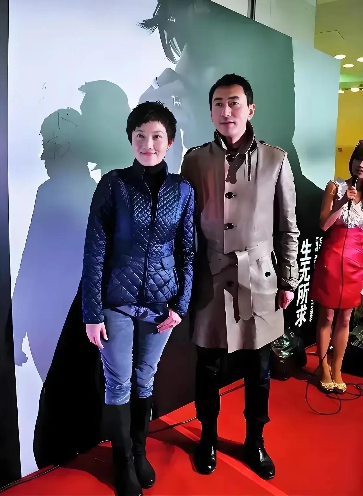 央视主持人夫妻并不多，他们就是其中非常出彩的一对！刚强和郑天亮同为央视新闻主持人