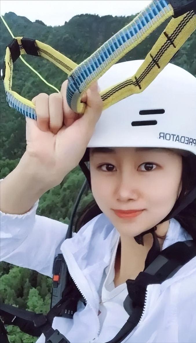 2020年5月，湖南张家界天门山发生了一场让人难过的翼装飞行事故，24岁的刘安从