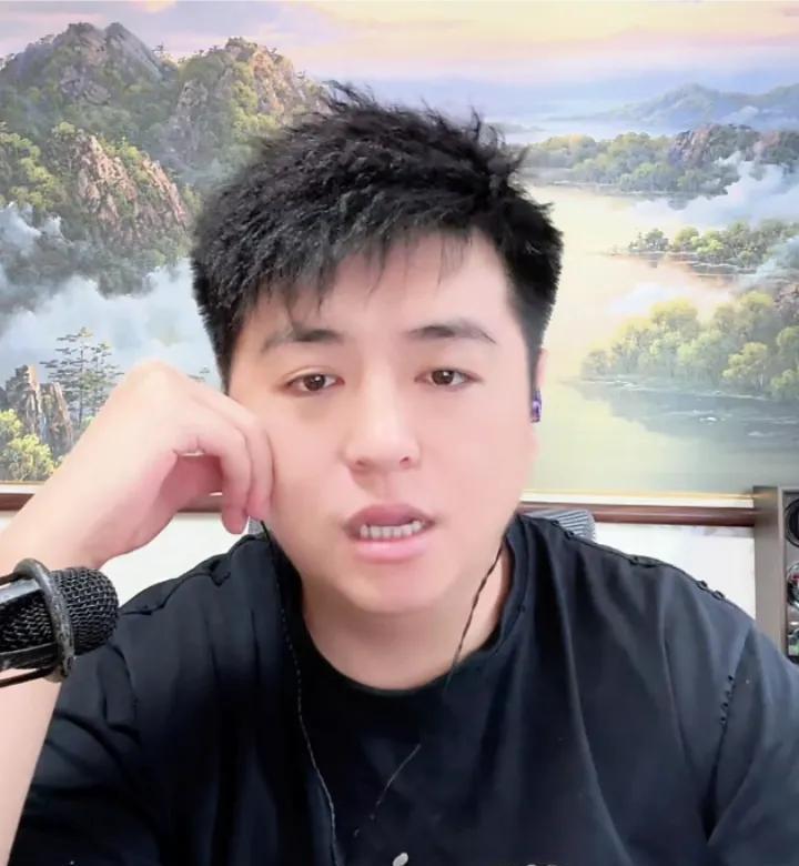 张伦巴今天下午直播，对于李老师，今天去调材料，有主播过去了！张伦巴说：他去不